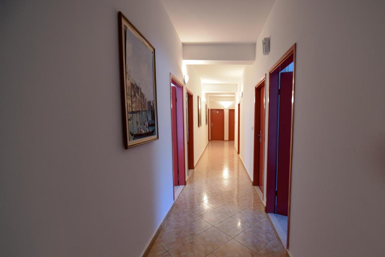 Bed and Breakfast Restoran I Sobe Venezia Hrvace Esterno foto