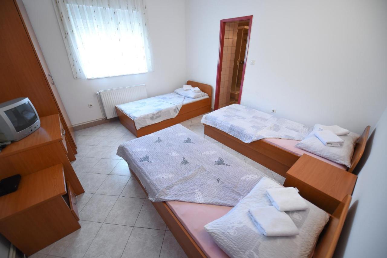 Bed and Breakfast Restoran I Sobe Venezia Hrvace Esterno foto